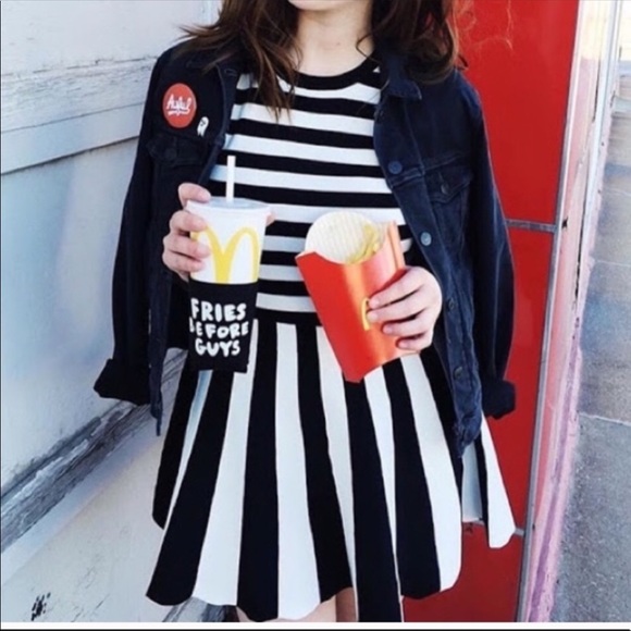 Black and White striped Kling fit and flare dress - Picture 2 of 6